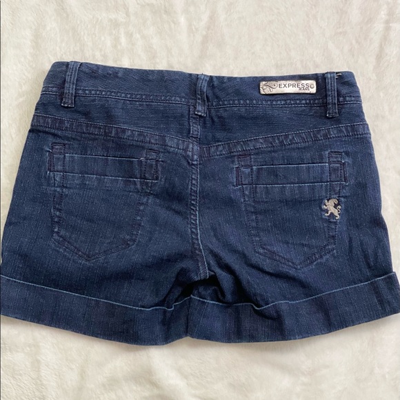 Express Shorts - Picture 2 of 2